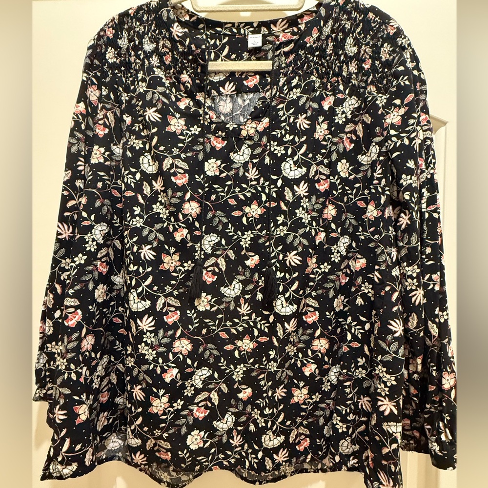 Old Navy L Black Floral Blouse